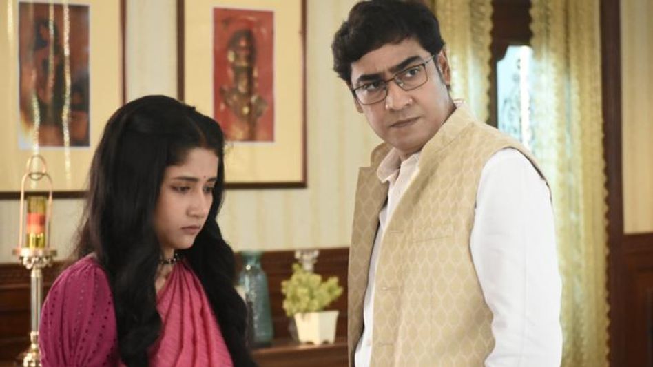 'গোধূলি আলাপ'-এ টানটান পর্ব! কোন দিকে মোড় নেবে নোলক -অরিন্দমের সম্পর্ক?  'গোধূলি আলাপ'-এ টানটান পর্ব! কোন দিকে মোড় নেবে নোলক -অরিন্দমের সম্পর্ক?