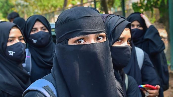 ছবিটি প্রতীকী