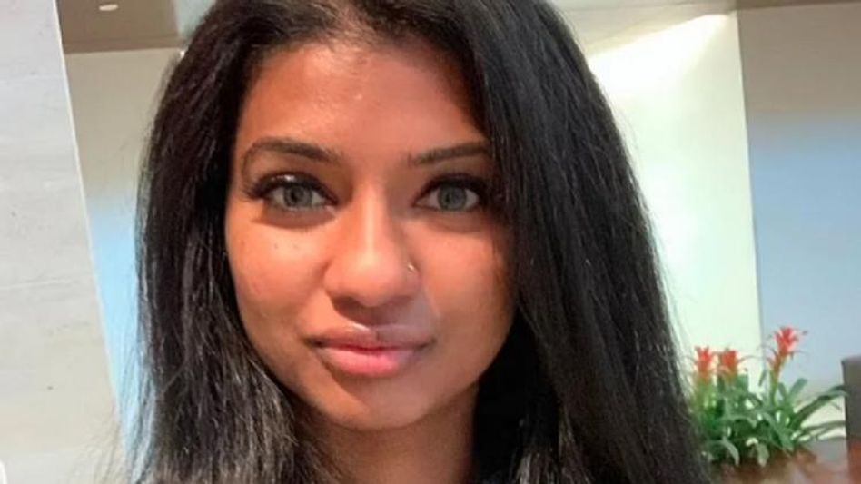 ৮ সন্তানের মায়ের Video Viral, ফিটনেসের রহস্য জানেন? ৮ সন্তানের মায়ের Video Viral, ফিটনেসের রহস্য জানেন?