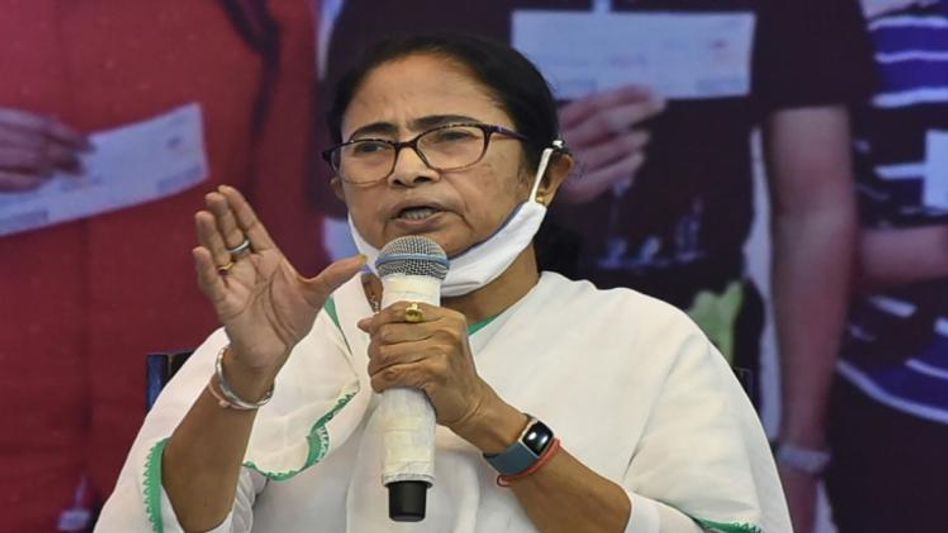 SSS চাকরি প্রার্থীদের সঙ্গে কথা মমতার, কী বললেন মুখ্যমন্ত্রী? SSS চাকরি প্রার্থীদের সঙ্গে কথা মমতার, কী বললেন মুখ্যমন্ত্রী?