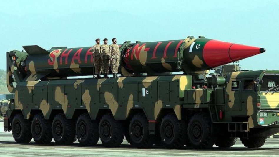 Pakistan Nuclear Weapons : পাকিস্তানের কি ভারতের চেয়ে বেশি পারমাণবিক অস্ত্র আছে? - Pakistan Nuclear Weapons Are More Than India As Per FAS Report prb - Aaj Tak Bangla
