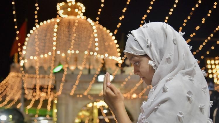 দেখা গেল ঈদের চাঁদ, আজ দেশজুড়ে  ঈদ ঊল ফিতর