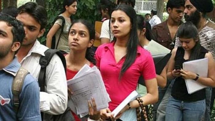 রেলে চাকরি। প্রতীকী ছবি