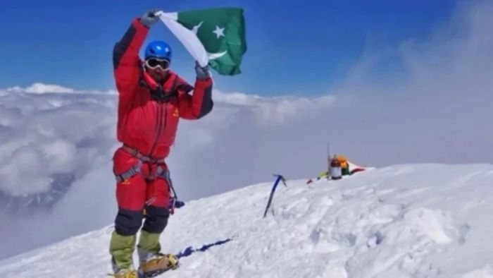 পাকিস্তানের পর্বতারোহী সিরবাজ আলি খান