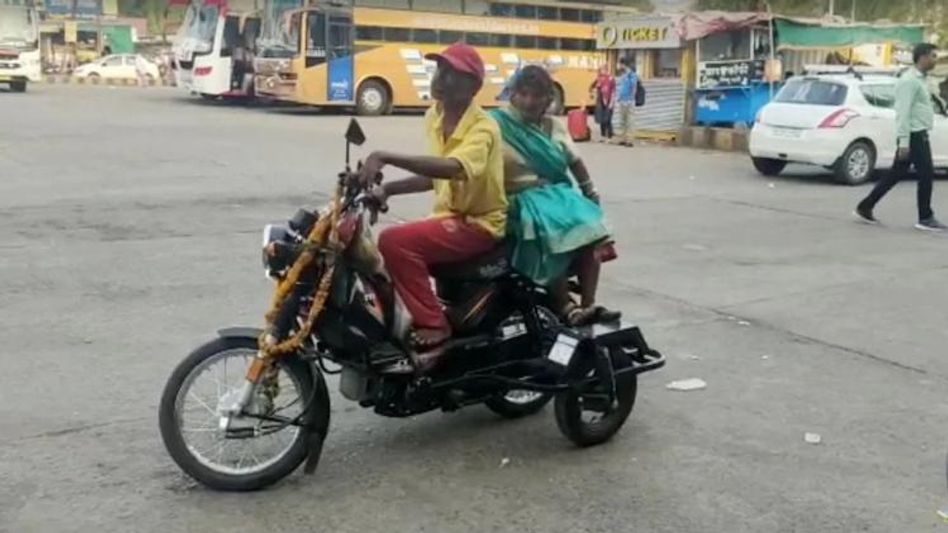 ভিক্ষার টাকা জমিয়ে স্ত্রীকে ৯০ হাজার টাকার গিফট দিলেন ইনি, VIRAL ভিক্ষার টাকা জমিয়ে স্ত্রীকে ৯০ হাজার টাকার গিফট দিলেন ইনি, VIRAL