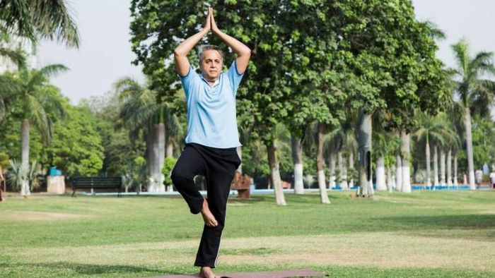 এক পায়ে দাঁড়ানো