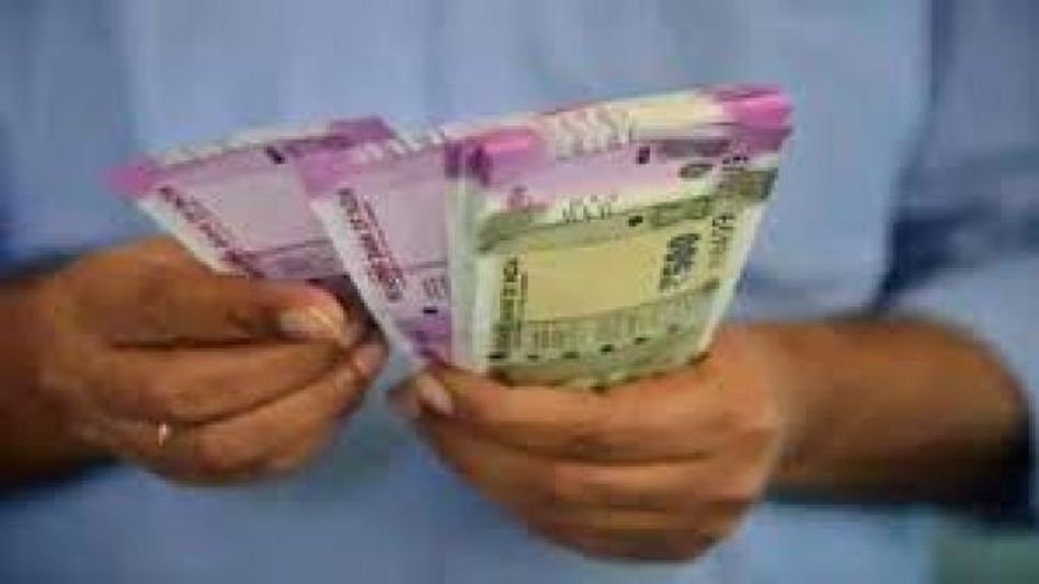 জুলাই থেকে TDS-এর নয়া নিয়ম, কাদের টাকা কাটা হবে? জুলাই থেকে TDS-এর নয়া নিয়ম, কাদের টাকা কাটা হবে?