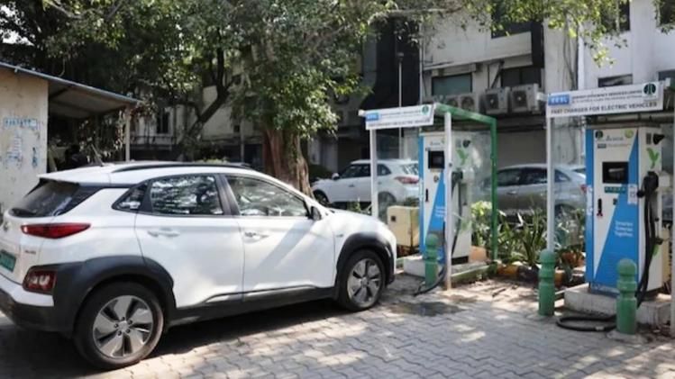 মানুষের কাছে বৈদ্যুতিক গাড়ির বিমা সম্পর্কে খুব কম তথ্যই রয়েছে।