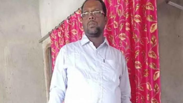 ঘুমন্ত অবস্থায় তৃণমূল নেতাকে লক্ষ্য করে গুলি