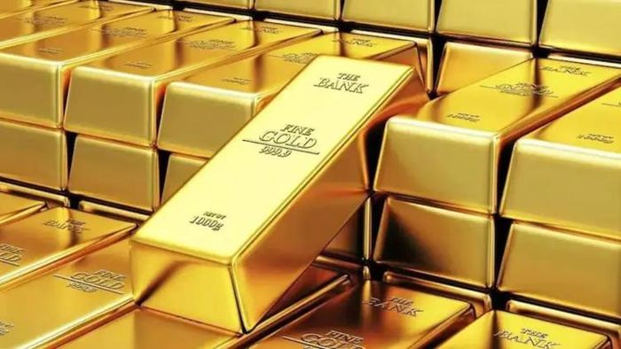 এক ধাক্কায় কমল সোনার দাম।