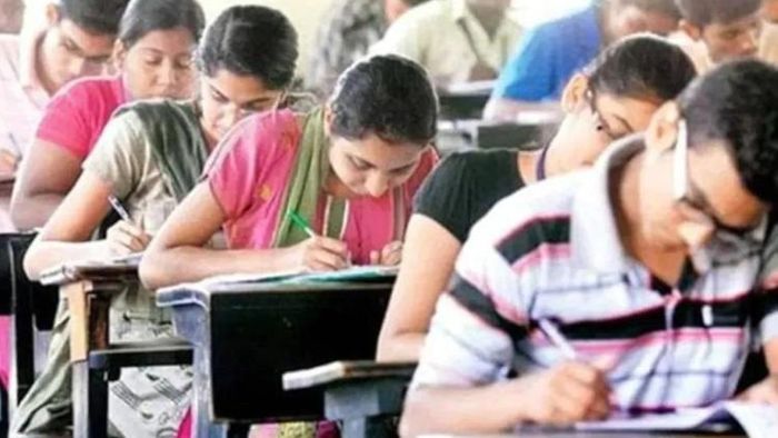 রাজ্য জয়েন্ট এন্ট্রাসের ফলপ্রকাশ।