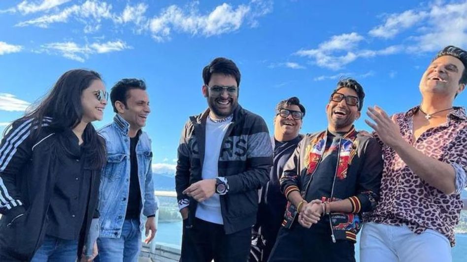 কানাডায় গোটা টিম নিয়ে হাজির কপিল, শেয়ার করলেন ছবি কানাডায় গোটা টিম নিয়ে হাজির কপিল, শেয়ার করলেন ছবি