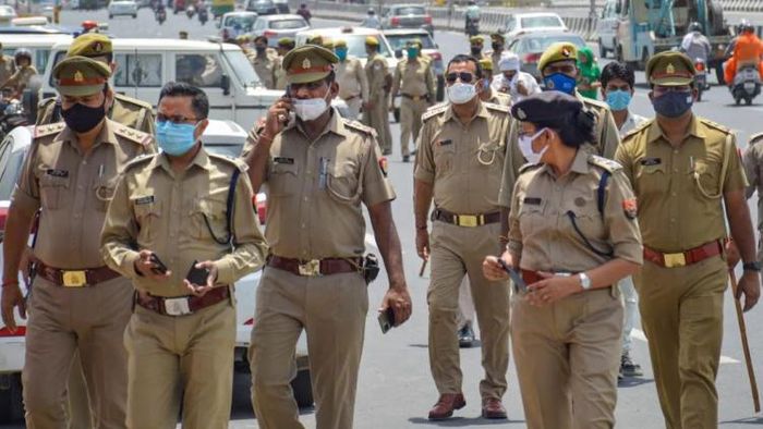 এদিন ২০০ জন করে WBCS ও WBPS নেওয়ার কথা জানান মুখ্যমন্ত্রী।