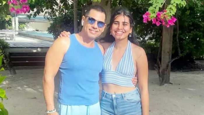 মেয়ের জন্মদিনে তাকে শুভেচ্ছা জানিয়ে মিরায়ার সঙ্গে নিজের একাধিক ছবি পোস্ট করেছেন রবার্ট বঢরা।