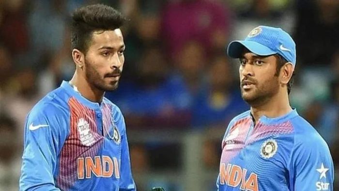 হার্দিক পান্ডিয়া ও এমএস ধোনি