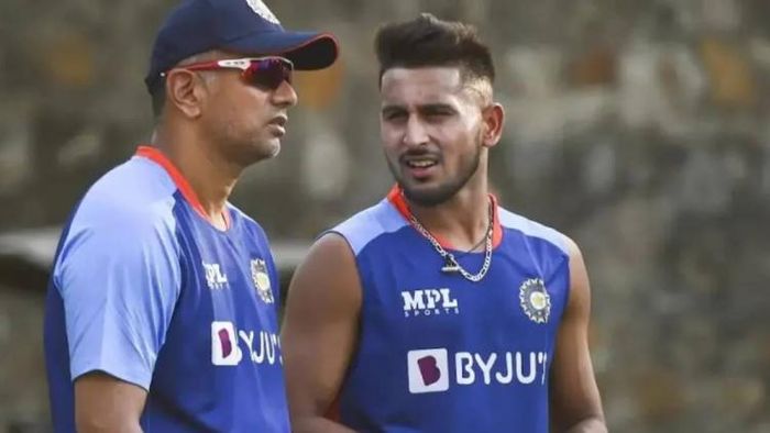 রাহুল দ্রাবিড়ের সঙ্গে উমরান মালিক