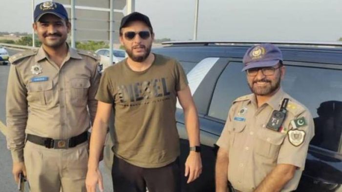 শাহিদ আফ্রিদি (টুইটার)