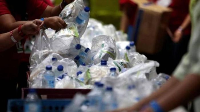 প্লাস্টিকের ব্যবহারে নিষেধাজ্ঞা।