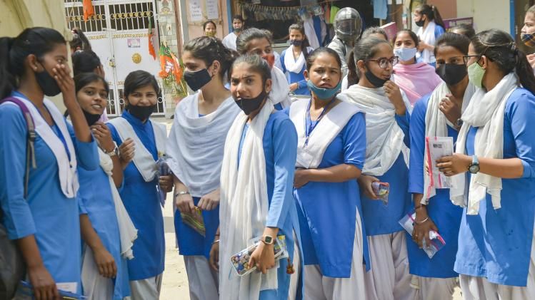 একাদশে ভর্তির বিজ্ঞপ্তি জারি, ৩৫% পেলেই সায়েন্সে পড়ার সুযোগ 