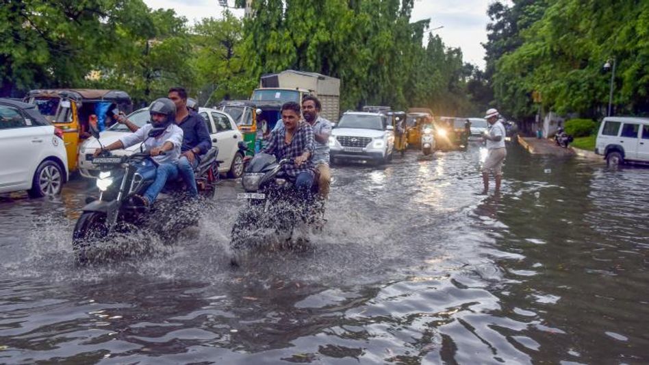 ফের ধস পাহাড়ে, উত্তরের তিন জেলায় অতিবর্ষণের আশঙ্কা ফের ধস পাহাড়ে, উত্তরের তিন জেলায় অতিবর্ষণের আশঙ্কা