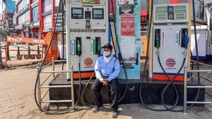 petrol-diesel price hike ফের বাড়তে পারে পেট্রল-ডিজেলের দাম
