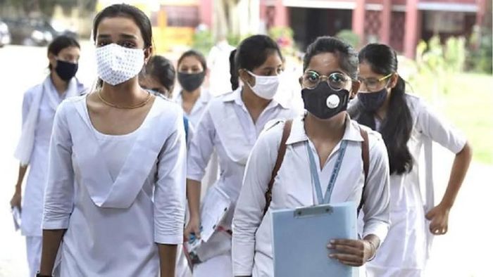 ছুটি কাটিয়ে স্কুল খুলছে সোমবার থেকে