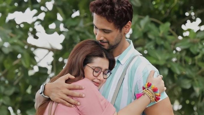 'চিনে বাদাম' ছবির দৃশ্যে যশ দাশগুপ্ত ও এনা সাহা