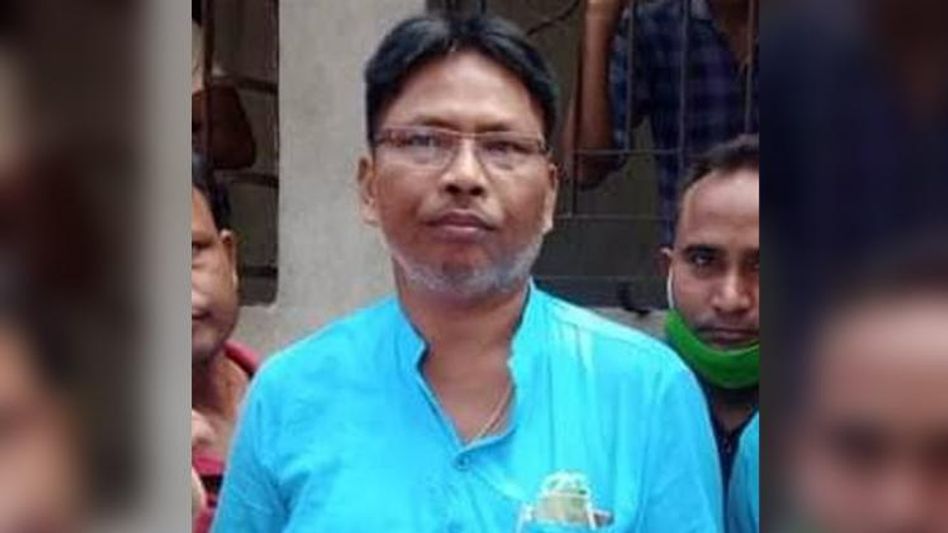 প্রাথমিক দুর্নীতিতে এবার নাম জড়াল জলপাইগুড়ির শিক্ষকের, তিনি পর্ষদ সদস্যও! প্রাথমিক দুর্নীতিতে এবার নাম জড়াল জলপাইগুড়ির শিক্ষকের, তিনি পর্ষদ সদস্যও!