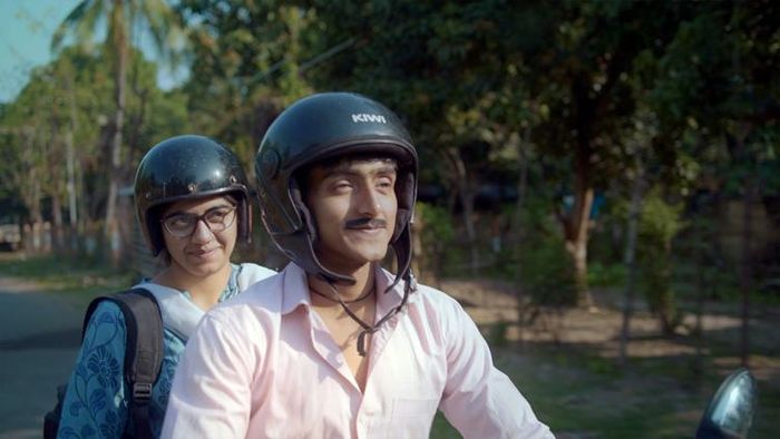 ‘খোলাম কুচি’-র দৃশ্যে অভিনেতা অনিন্দ্য সেনগুপ্ত ও শ্রেয়া ভট্টাচার্য