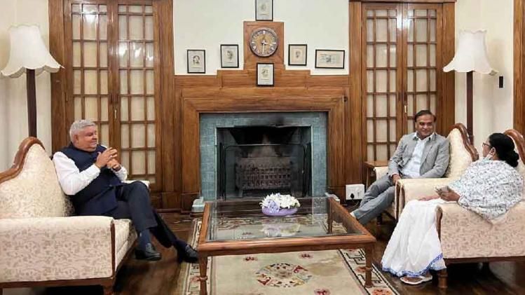 রবি সকালে মমতাকে ফোন ধনখড়ের, চাইলেন সমর্থন, কী বললেন নেত্রী?   