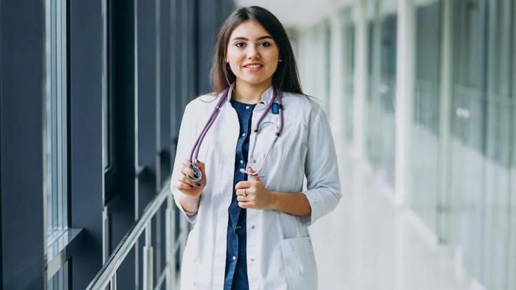 নিট পাশ না করেও এই মেডিক্যাল কোর্সগুলিতে সুযোগ, কামাই লাখে