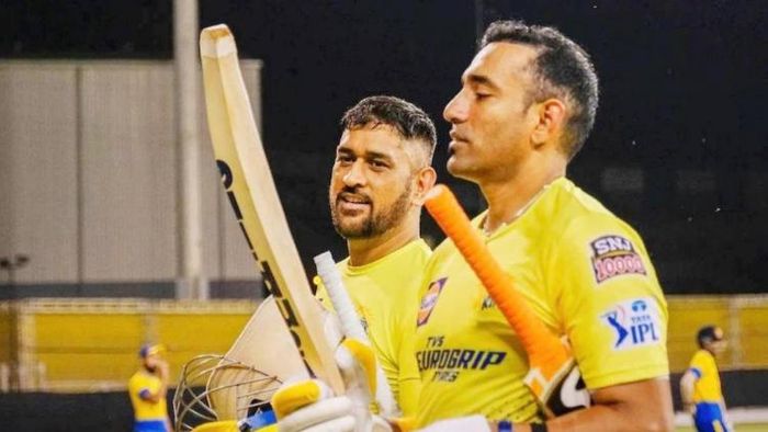 মহেন্দ্র সিং ধোনি ও রবিন উথাপ্পা