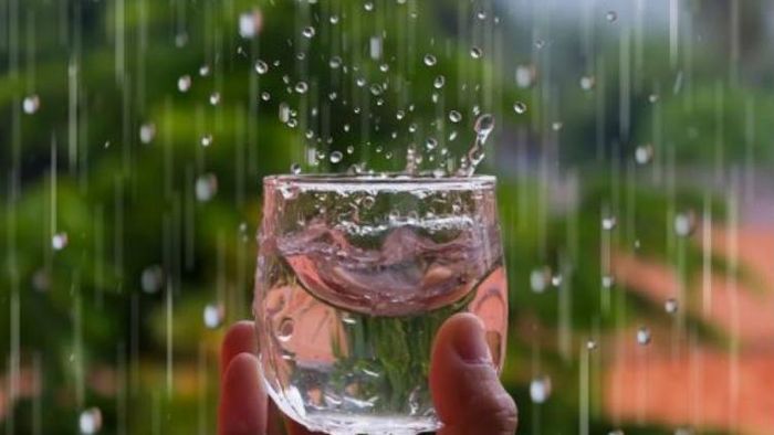 বৃষ্টির জল সঞ্চয়।