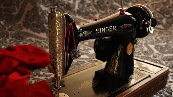 বিনামূল্যে সেলাই মেশিন।