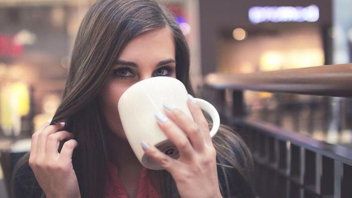 চায়ে মেশান চিনি।