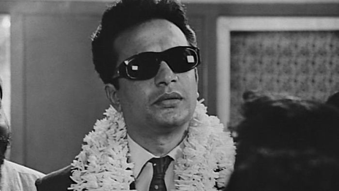 উত্তম কুমার, নীচে শেষ দৃশ্যে উত্তম