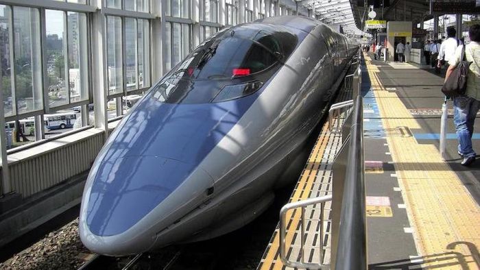 জাপান থেকে চাঁদ ও মঙ্গলে যাবে বুলেট ট্রেন