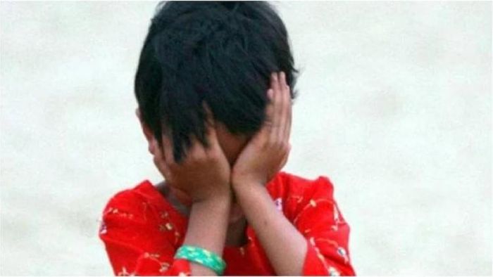 ৩ বছরের শিশুকে অপহরণ করে মধুচক্রে বিক্রি