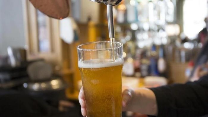 বিয়ার খেলে শরীরের ওপর কী প্রভাব (প্রতীকী ছবি)
