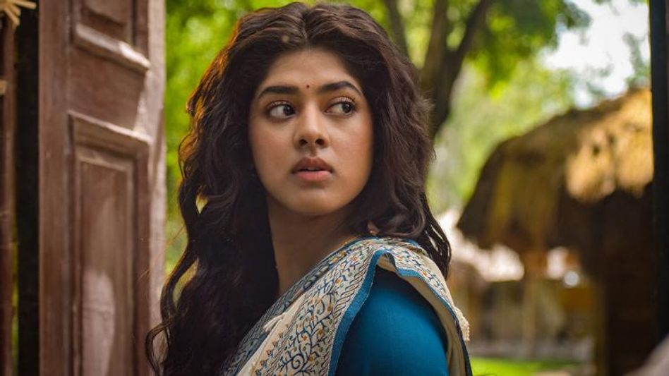 আমি 'ওল্ড স্কুল', বন্ধুত্ব- সম্পর্ক থেকে মুভ অন করতে সময় লাগে: দিতিপ্রিয়া                 আমি 'ওল্ড স্কুল', বন্ধুত্ব- সম্পর্ক থেকে মুভ অন করতে সময় লাগে: দিতিপ্রিয়া