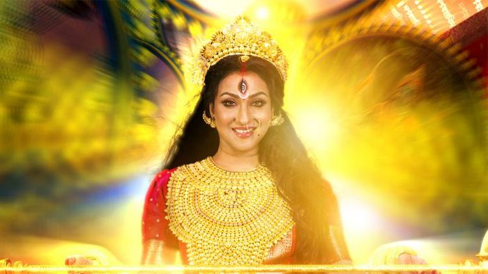 মহিষাসুরমর্দিনী রূপে অভিনেত্রী ঋতুপর্ণা সেনগুপ্ত