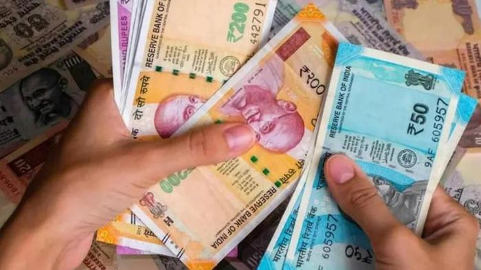 বকেয়া ডিএ-র দাবিতে বিক্ষোভ।