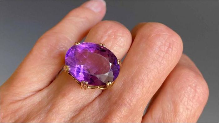 রত্নপাথর। প্রতীকী ছবি