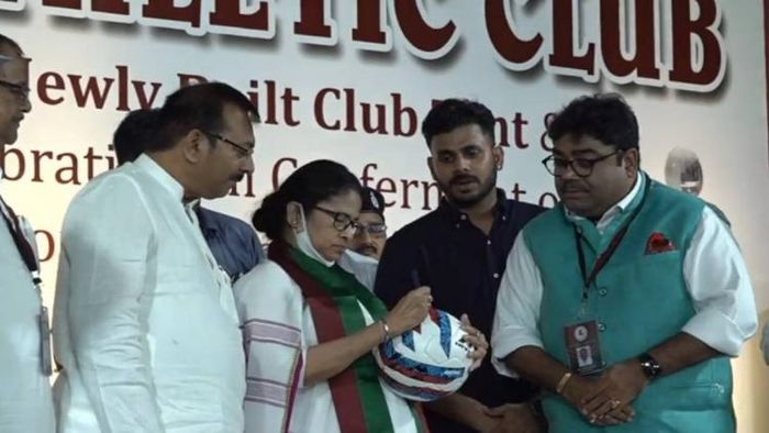 মোহনবাগান তাঁবুর উদ্বোধনে মমতা বন্দ্যোপাধ্যায়