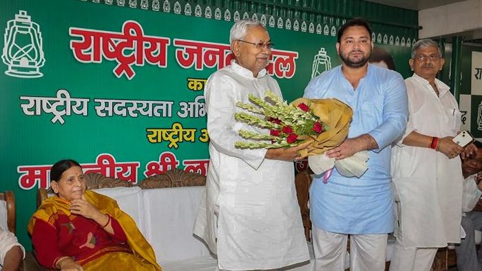 খ্যমন্ত্রী হবেন নীতীশ কুমার, তেজস্বীও শপথ নেবেন