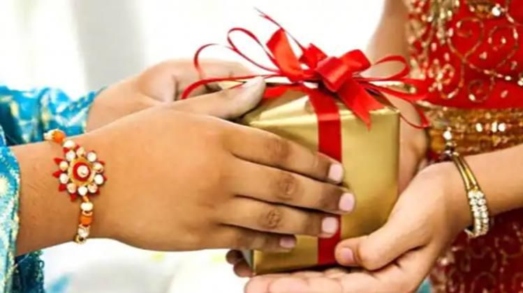রাখীতে রাশি অনুযায়ী দিদি বা বোনকে দিন এই সব উপহার, ভাগ্য়োদয় নিশ্চিত