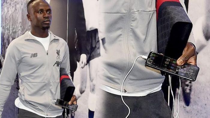 ফুটবল ক্লাব থেকেই বছরে ১৭৬ কোটি টাকারও বেশি বেতন পান এই তারকা ফুটবলার।