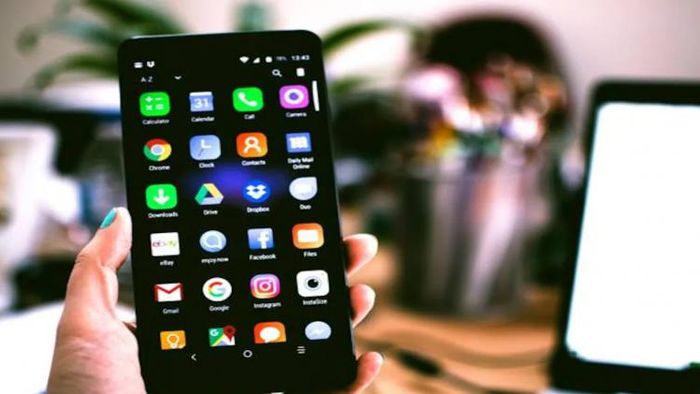 চিনা স্মার্টফোন নিয়ন্ত্রণের ভাবনা।