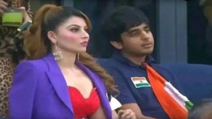 গ্যালারিতে উর্বশী