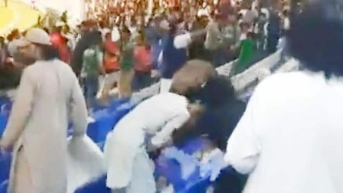 ম্যাচের পর পাক-আফগান ফ্যানদের মারামারি